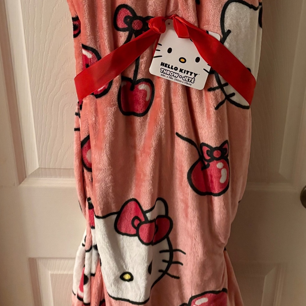 Hello kitty cherry blanket